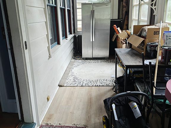 4th image of 29 Roslyn Ave