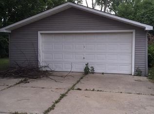 2221 Serra Dr, Sterling Heights, MI