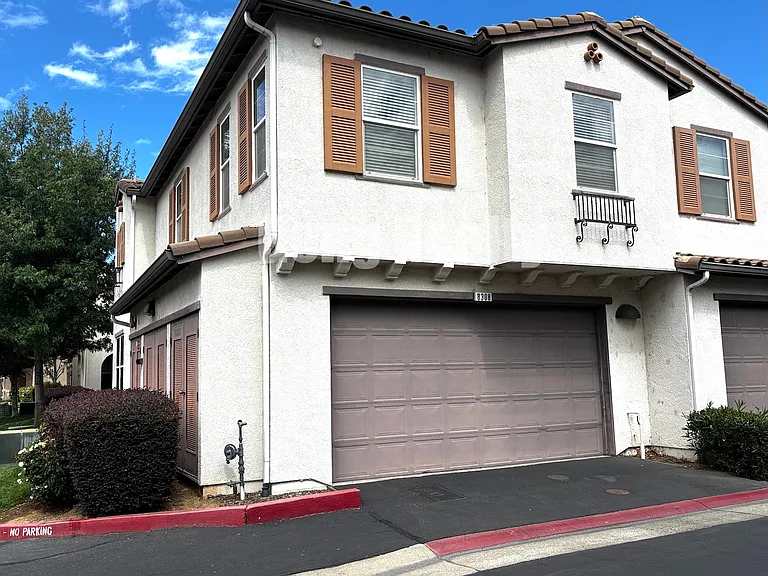 8308 Crystal Walk Cir — Photo 1