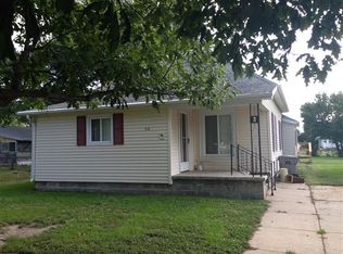 316 West St, Phillips, NE 68865