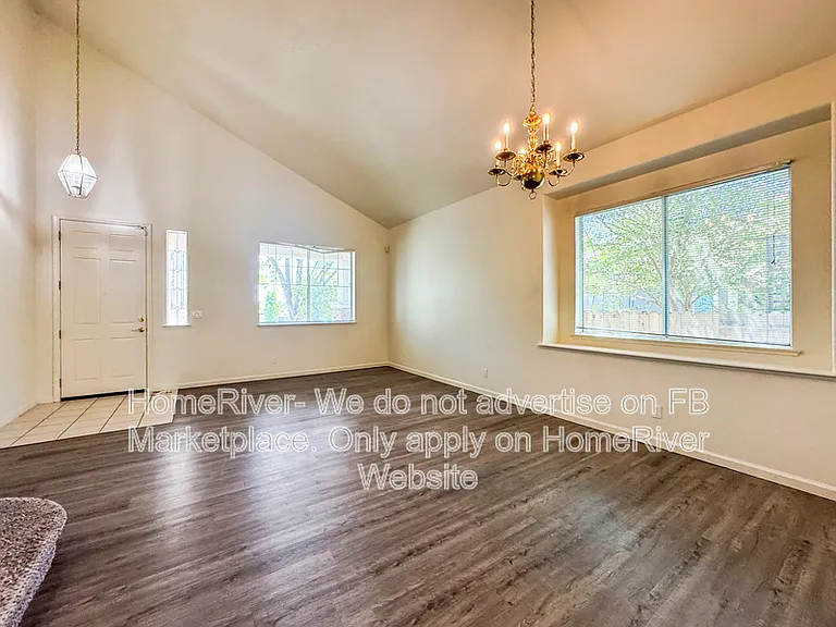 2128 Topham Ct — Photo 4