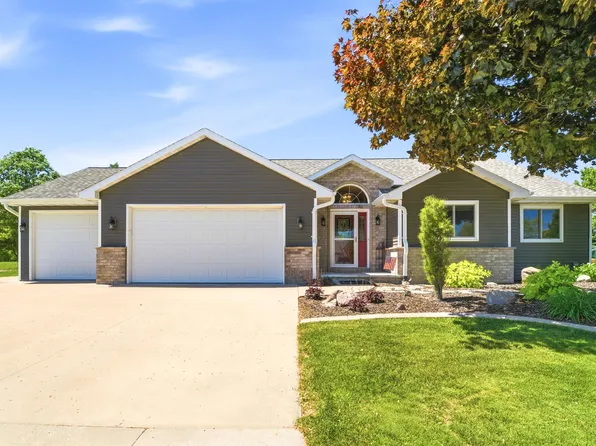 125 Kayla St, Combined Locks, WI 54113
