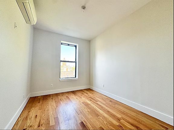 5th image of 1593 Sterling Pl #3R