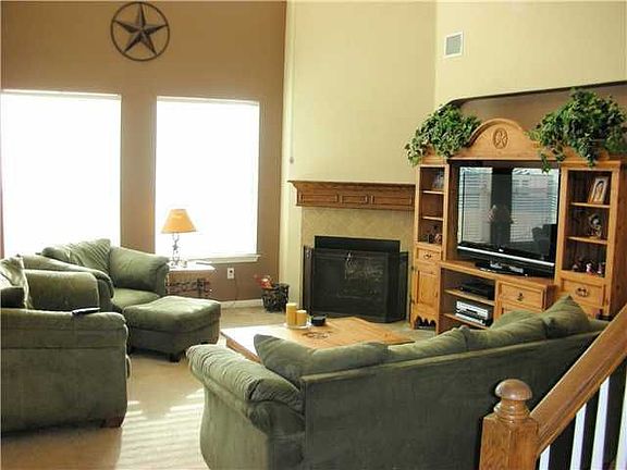 4th image of 1226 Laurel Oak Trl