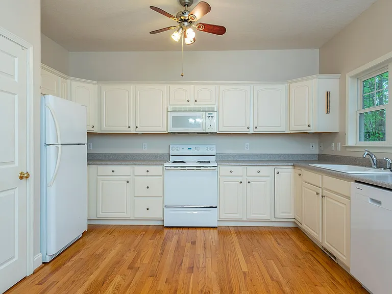3 Teresa Way — Photo 18