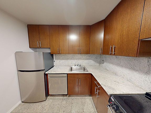 4th image of 284 Mott St APT 9G