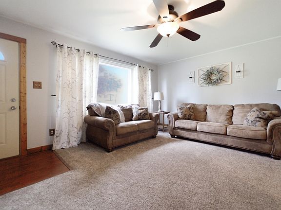 5th image of 609 Sunset Dr