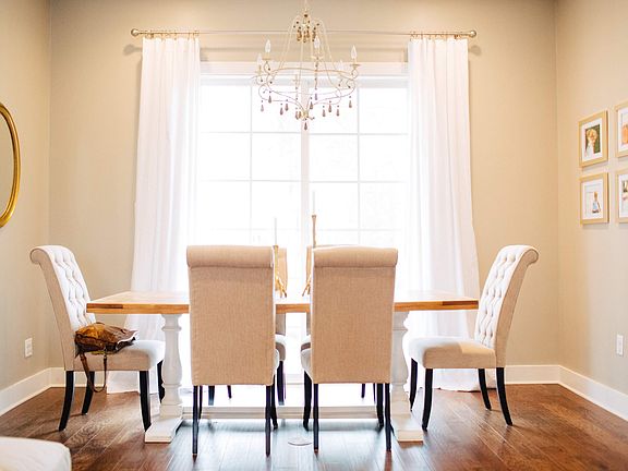 4th image of 105 Churchill Downs Dr