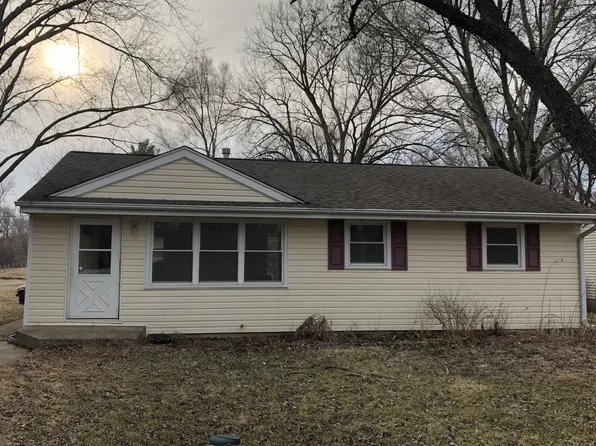 116 Pauline Ave, Crystal Lake, IL 60014