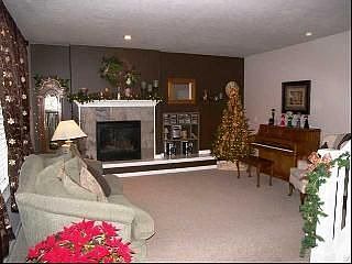 2nd image of 1225 N Murray Ln