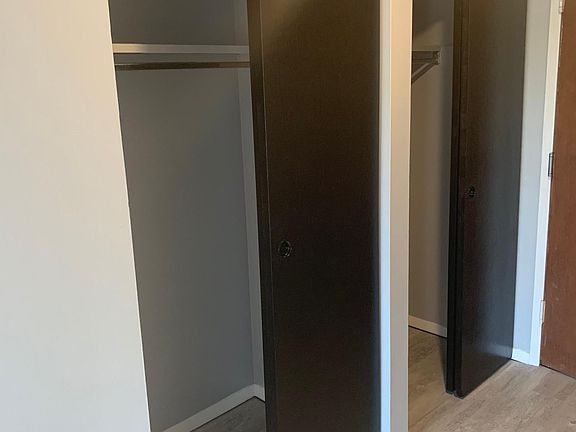 4th image of 727 W Riverview Ave APT 405