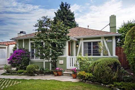2nd image of 2107 Overland Ave