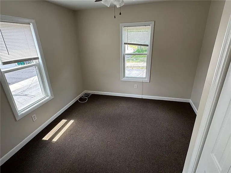 107 Mount Saint Charles Ave #2 — Photo 8
