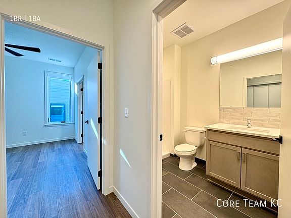 4th image of 1015 Pacific St #1041-A