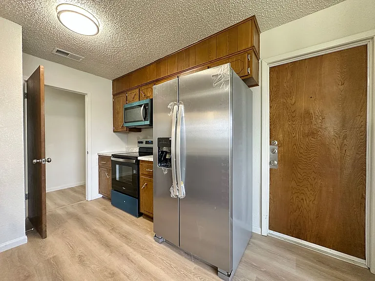 1300 Gowen Dr — Photo 10