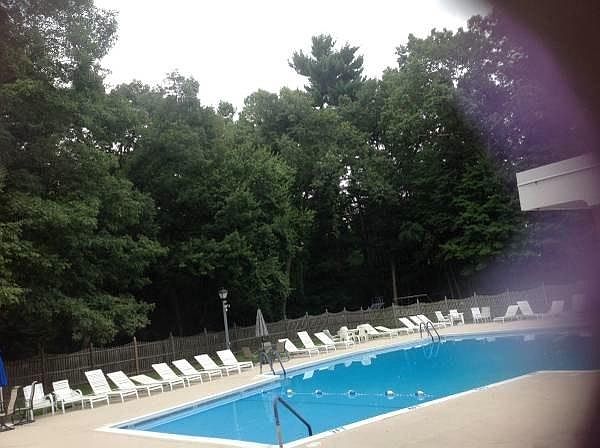 2nd image of 81 Yorktown Dr