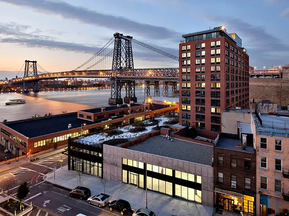 15 Dunham Pl, Brooklyn, NY