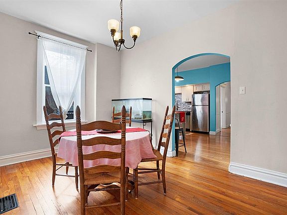 5th image of 4718 Goethe Ave