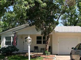 5512 SW 27th St, Topeka, KS 66614