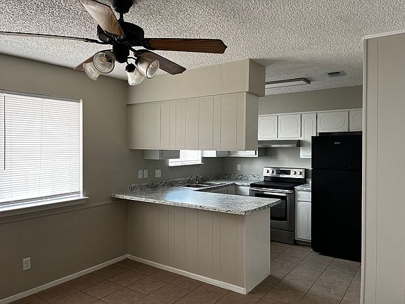 4th image of 3872 Honeysuckle Ln