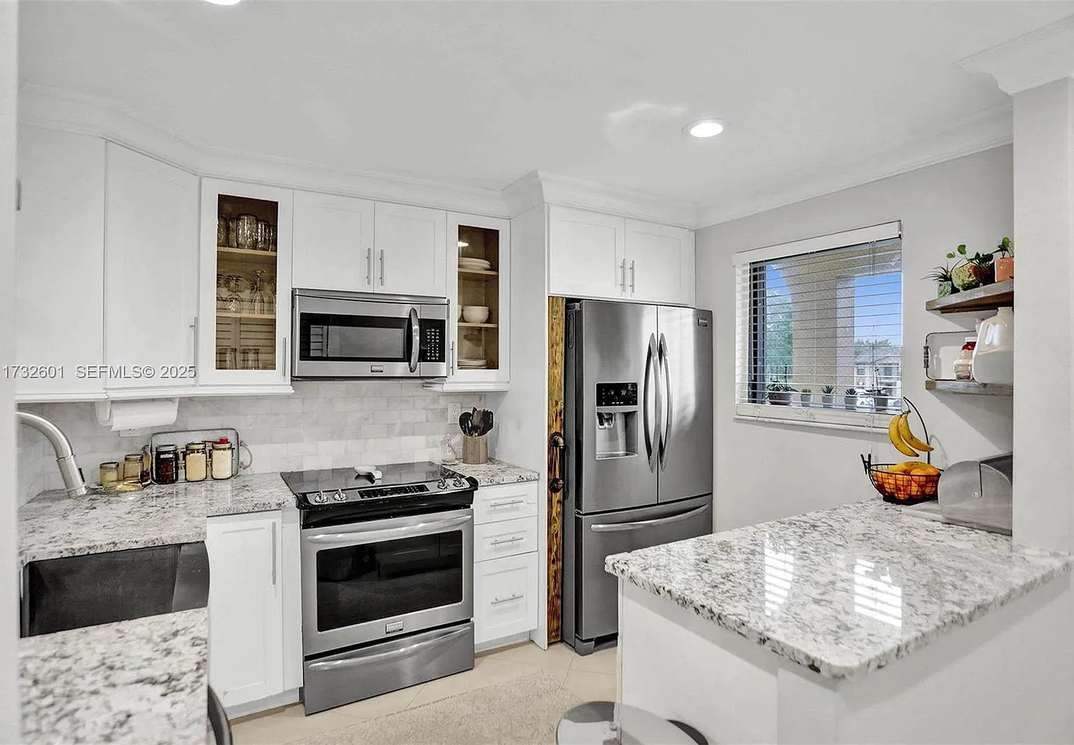 2 bed, 2.0 bath, 912 sqft, $2,150 — Photo 3