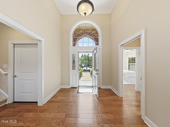 4th image of 8241 Egret Pointe NE