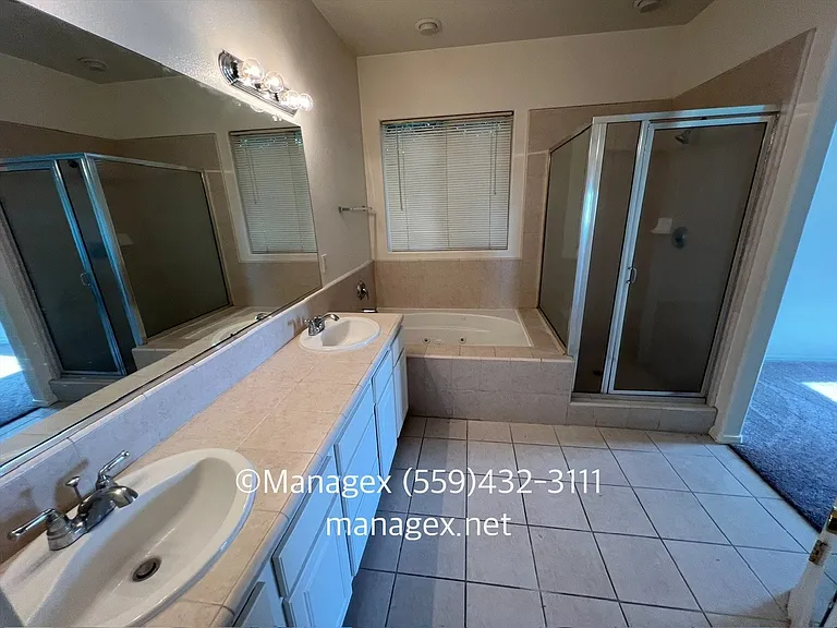 737 W Siena Ln — Photo 16