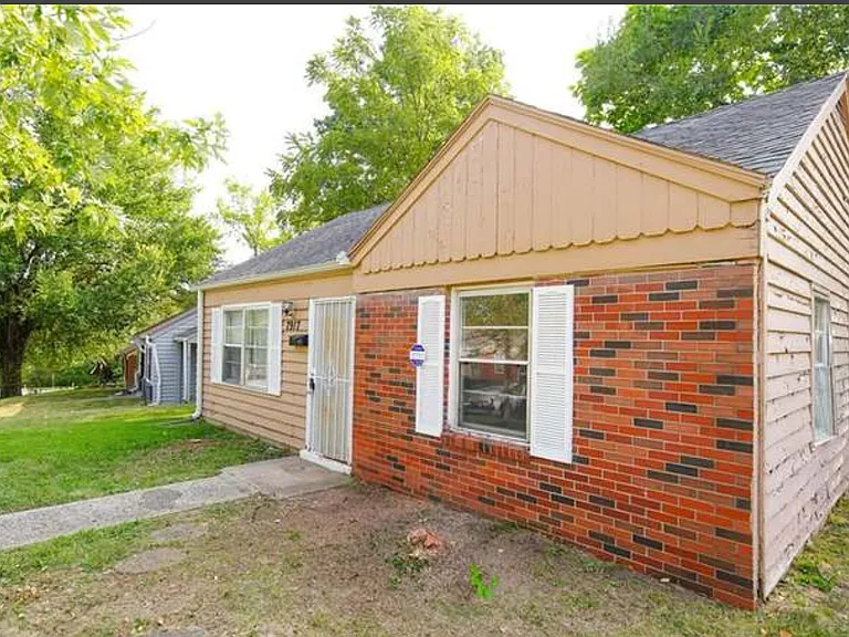 7917 Park Ave — Photo 3
