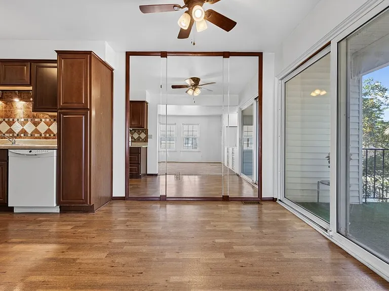 26070 N Lake Dr — Photo 9