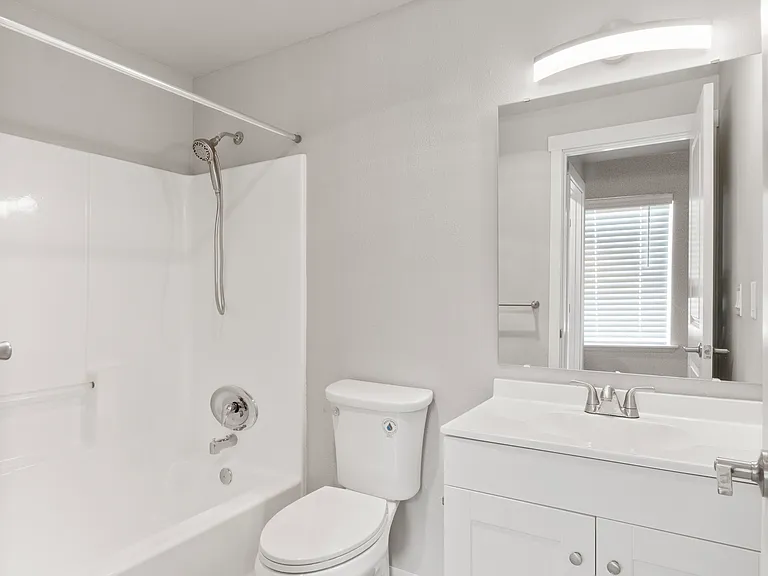 Chambers Crest Apartments — Photo 14