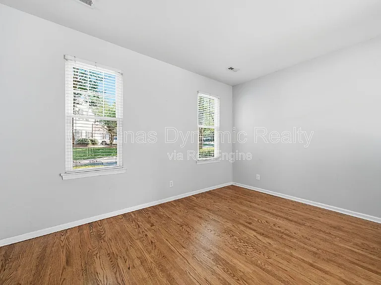 17059 Commons Creek Dr — Photo 4