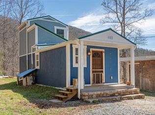 220 Riddle Rd, Swannanoa, NC 28778