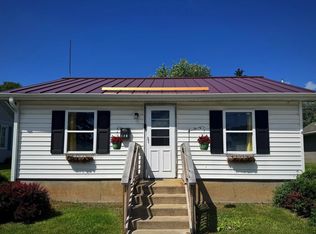 130 E Spring St, Dodgeville, WI 53533