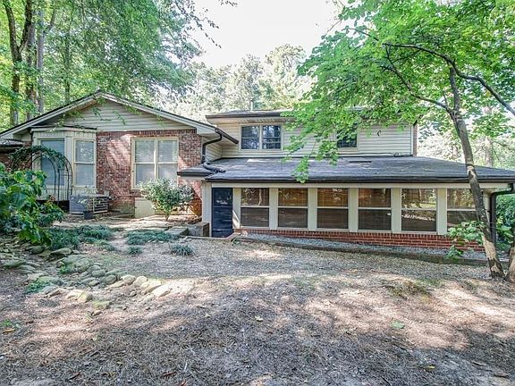 2nd image of 2543 Lake Flair Ct