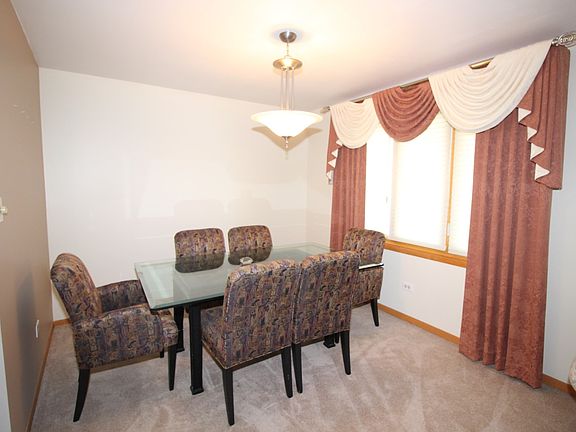 3rd image of 10024 S Massasoit Ave