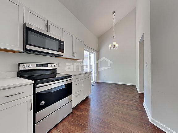 3rd image of 54 Huntington Ave