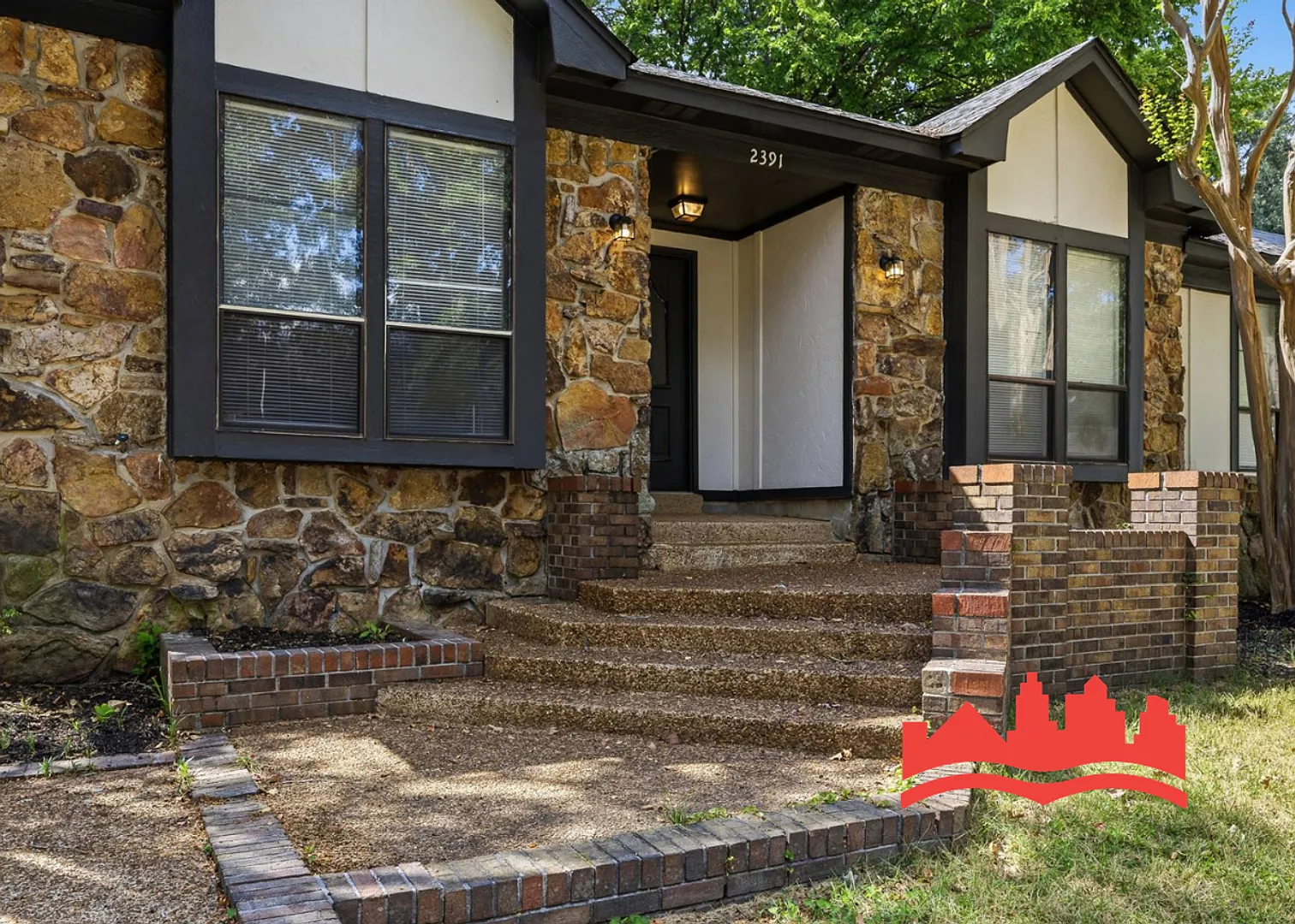 Welcome to 2391 Carrollwood Lane! — Photo 4