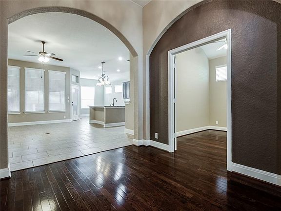 4th image of 1629 Sun Ledge Way