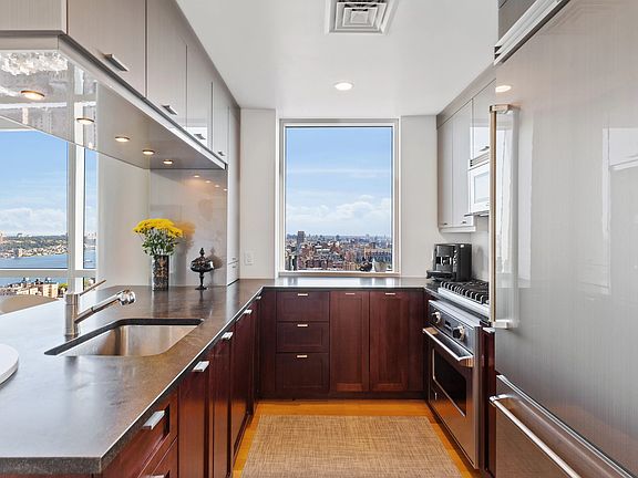 3rd image of 2628 Broadway APT 35A