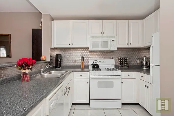 Sold by Halstead Property | media 1