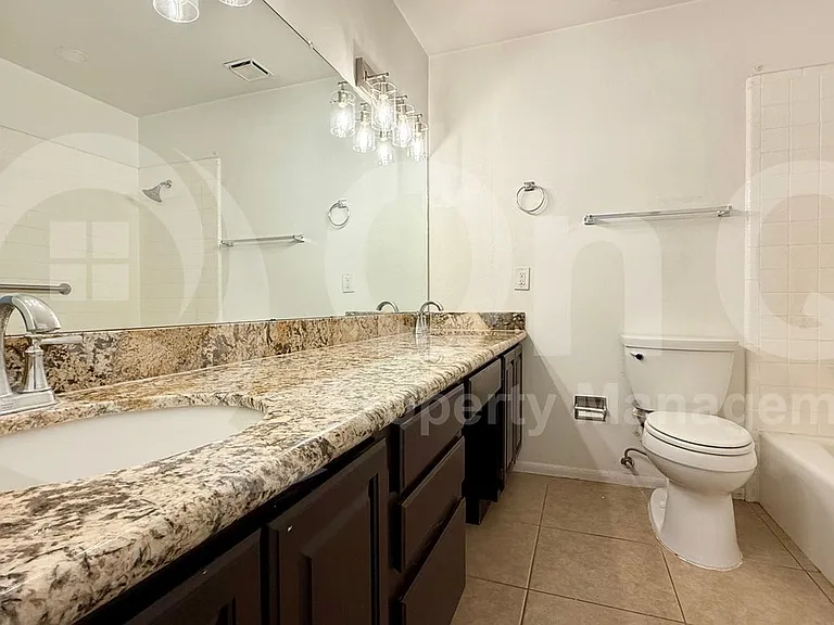 1275 E Loma Vista Dr — Photo 17