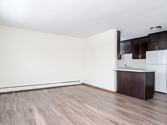 5th image of 3030 Irving Ave S APT 314