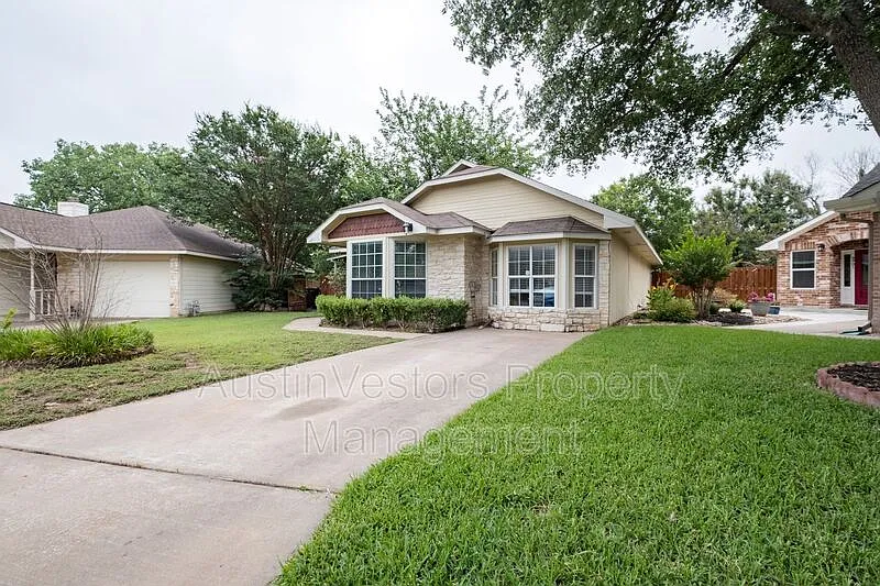 Brushy Creek Village — Photo 3