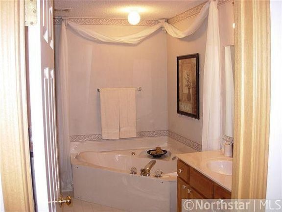 5th image of 1721 Riverwood Dr