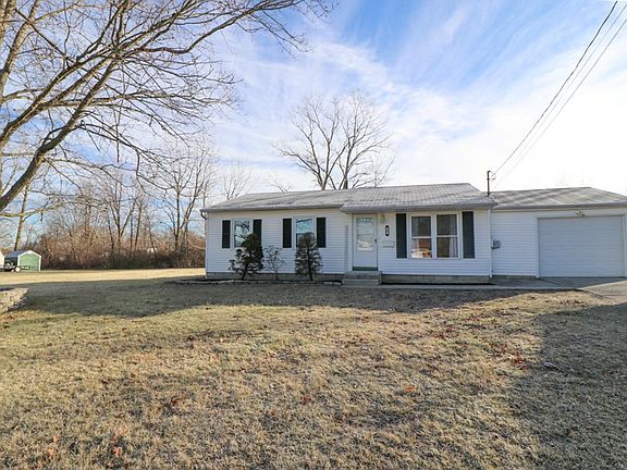 3rd image of 907 Cloverdale Ave