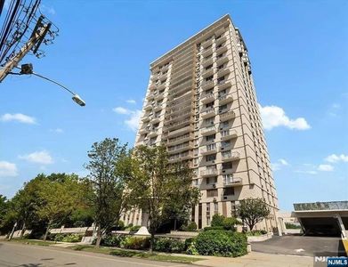 160 Overlook Ave APT 2D, Hackensack, NJ, 07601