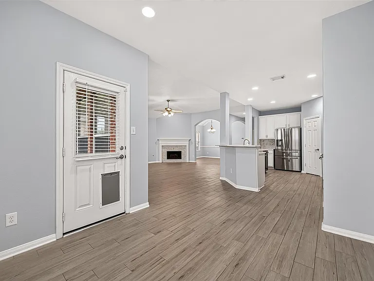 21610 Avalon Queen Dr — Photo 21