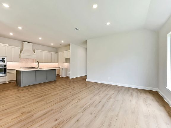 Plan 4029 dining - staged