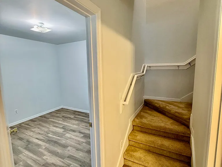 622 Briar Way Ln — Photo 8