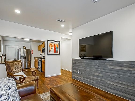 3rd image of 4220-22 General Pershing St